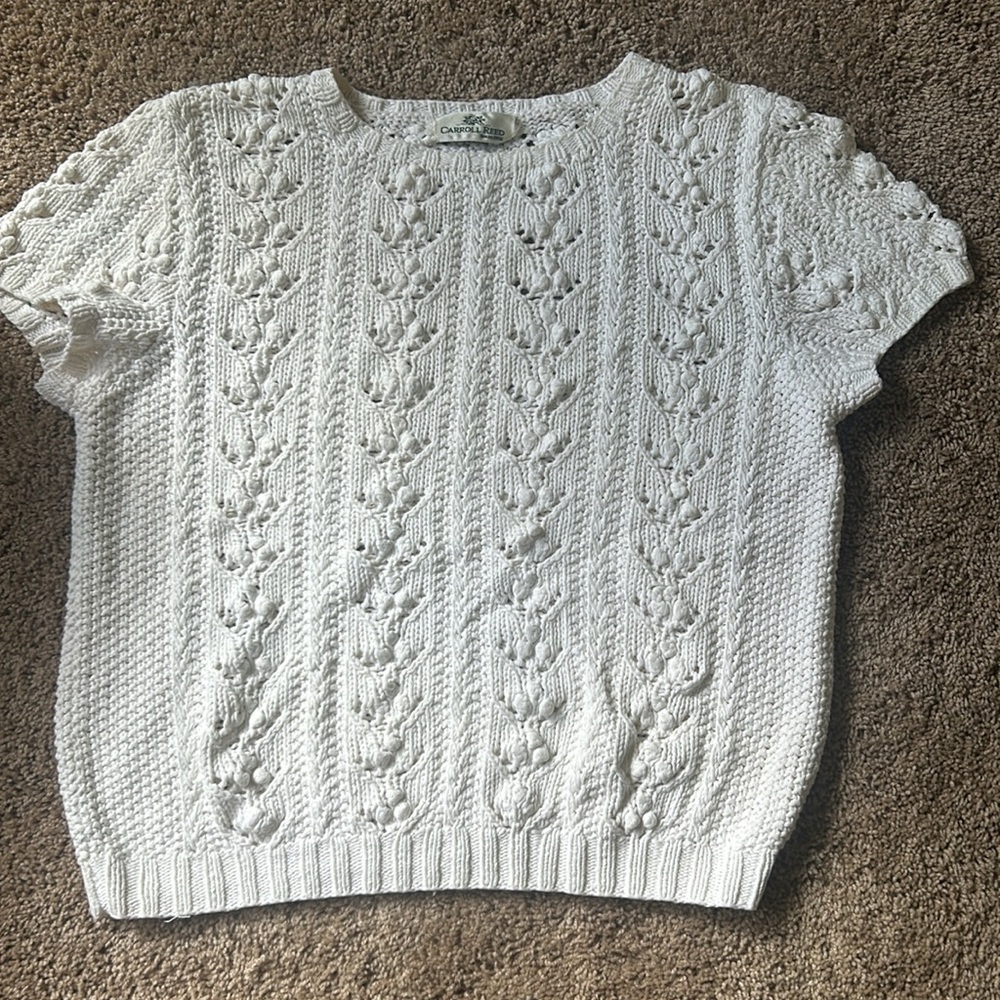 Vintage 80s cap sleeve sweater with knit rosebuds and side detailing